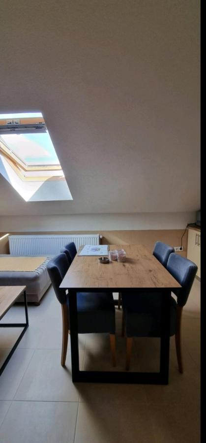 Apartman Avram Kotor Varos Eksteriør billede