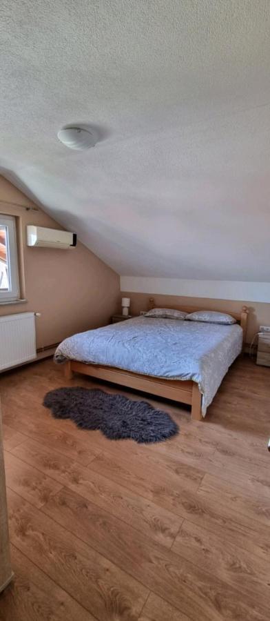 Apartman Avram Kotor Varos Eksteriør billede