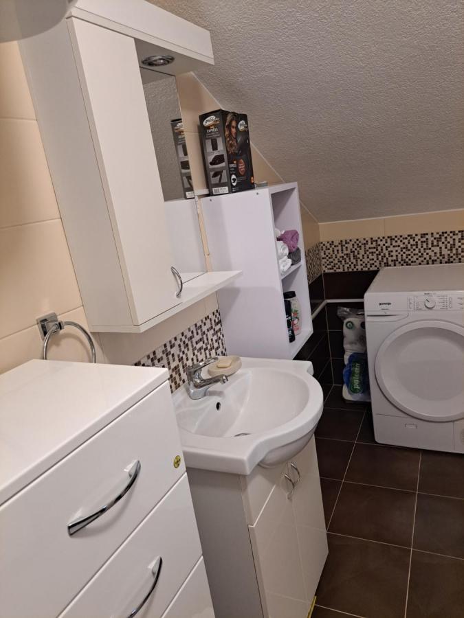 Apartman Avram Kotor Varos Eksteriør billede