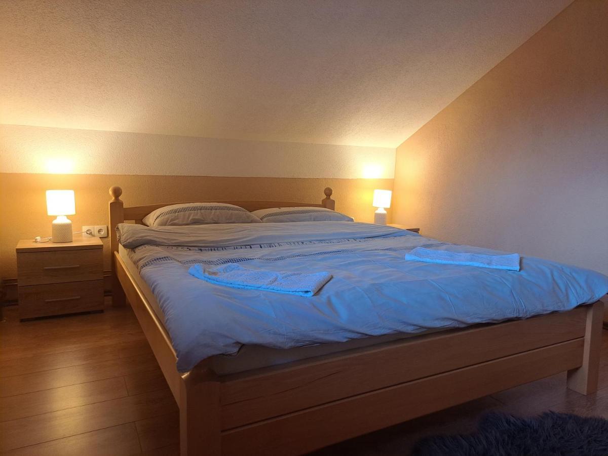 Apartman Avram Kotor Varos Eksteriør billede