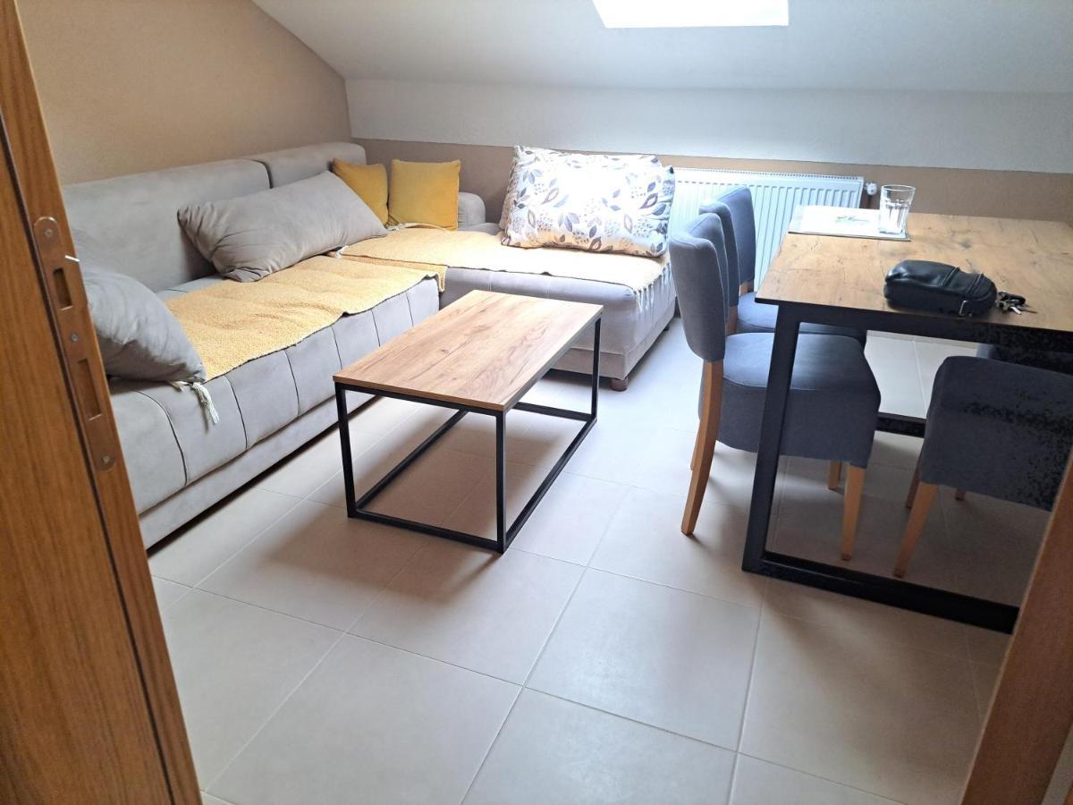Apartman Avram Kotor Varos Eksteriør billede
