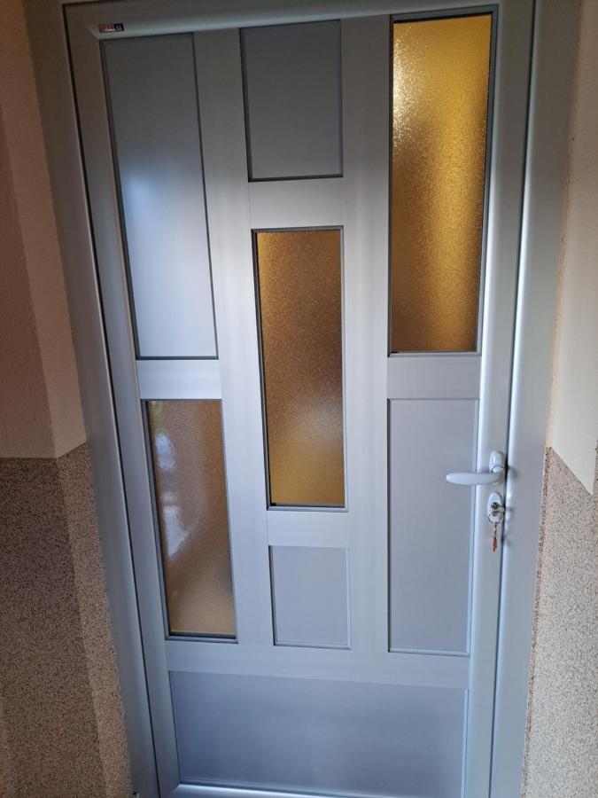 Apartman Avram Kotor Varos Eksteriør billede